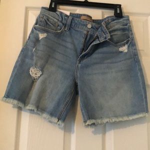 NWT Cute Bermuda shorts from Joe’s! These shorts have a vintage stretch!